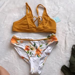 NWT cups be high waisted tropical bathing suit